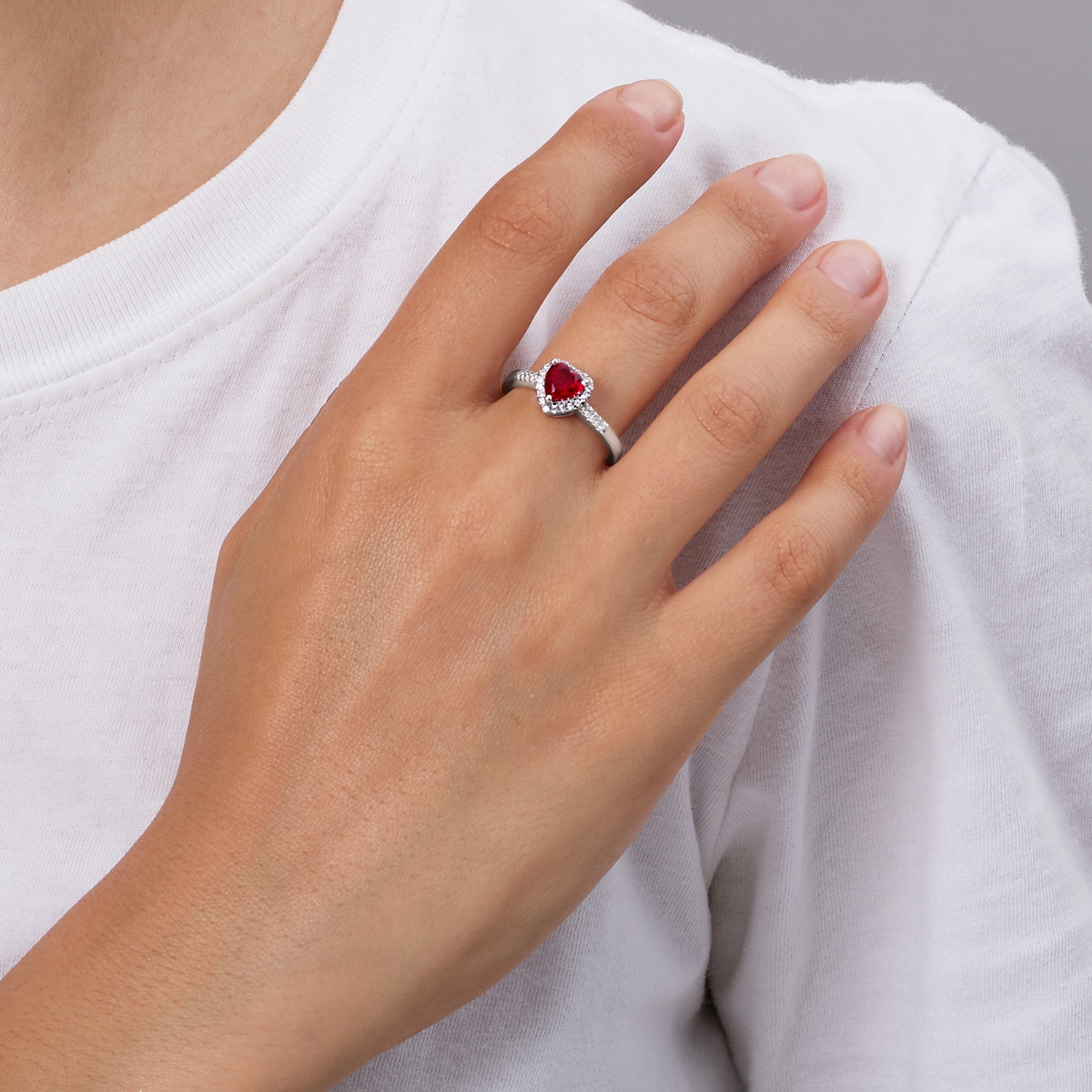 Anello Adattabile Rodio Cuore dell'Oceano Rubino